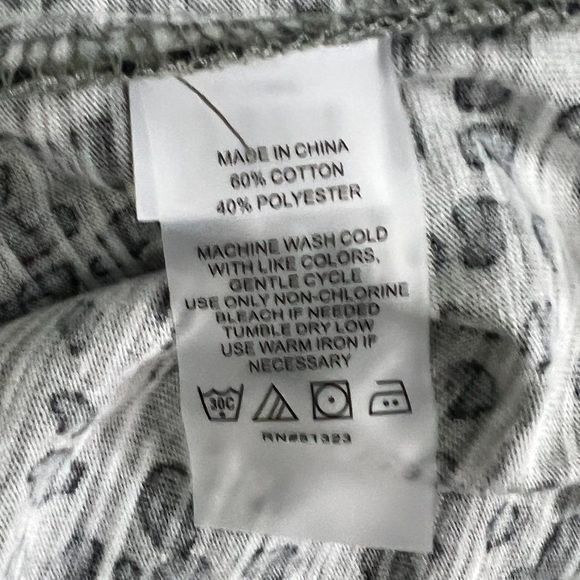 NWT VINCE CAMUTO Grey Green Crew Neck Animal Print Scoop‎ Neck Tee (L) - Picture 7 of 8